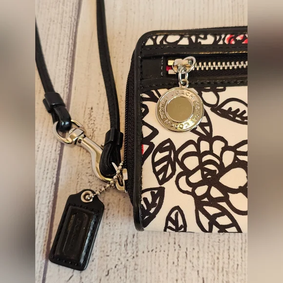 Coach Poppy Daisy Floral Graffiti Wristlet Wallet - Picture 2 of 10